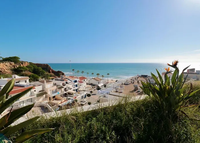 Olhos De Agua 1Br With Pool, Ac And Free Parking