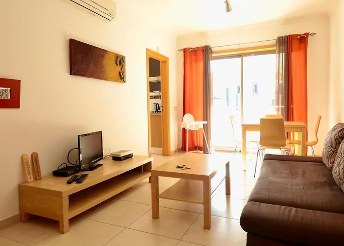 Olhos De Agua 1Br With Pool, Ac And Free Parking