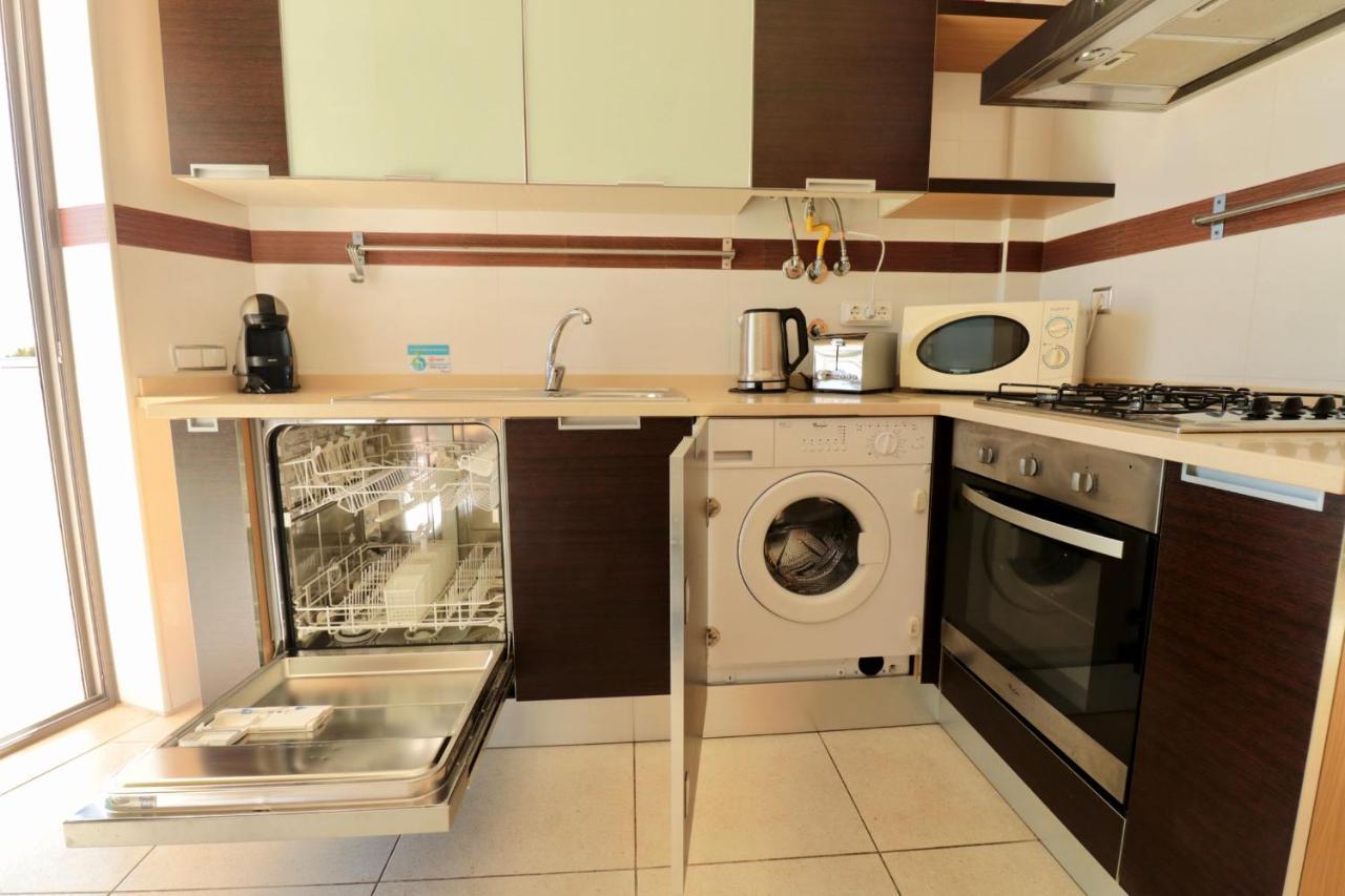 Olhos De Agua 1br With Pool, Ac And Free Parking Appartement *