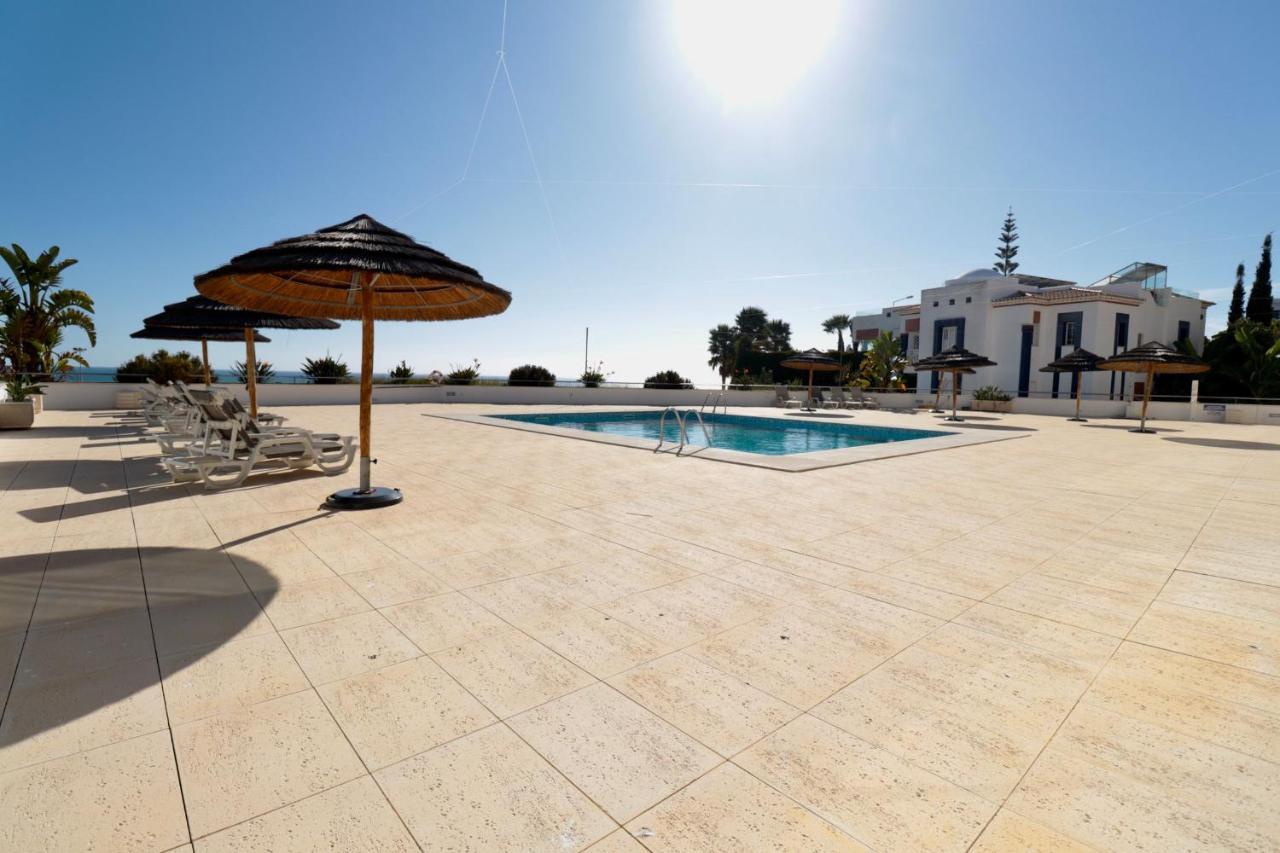 Olhos De água 1br With Pool, Ac&free Parking *