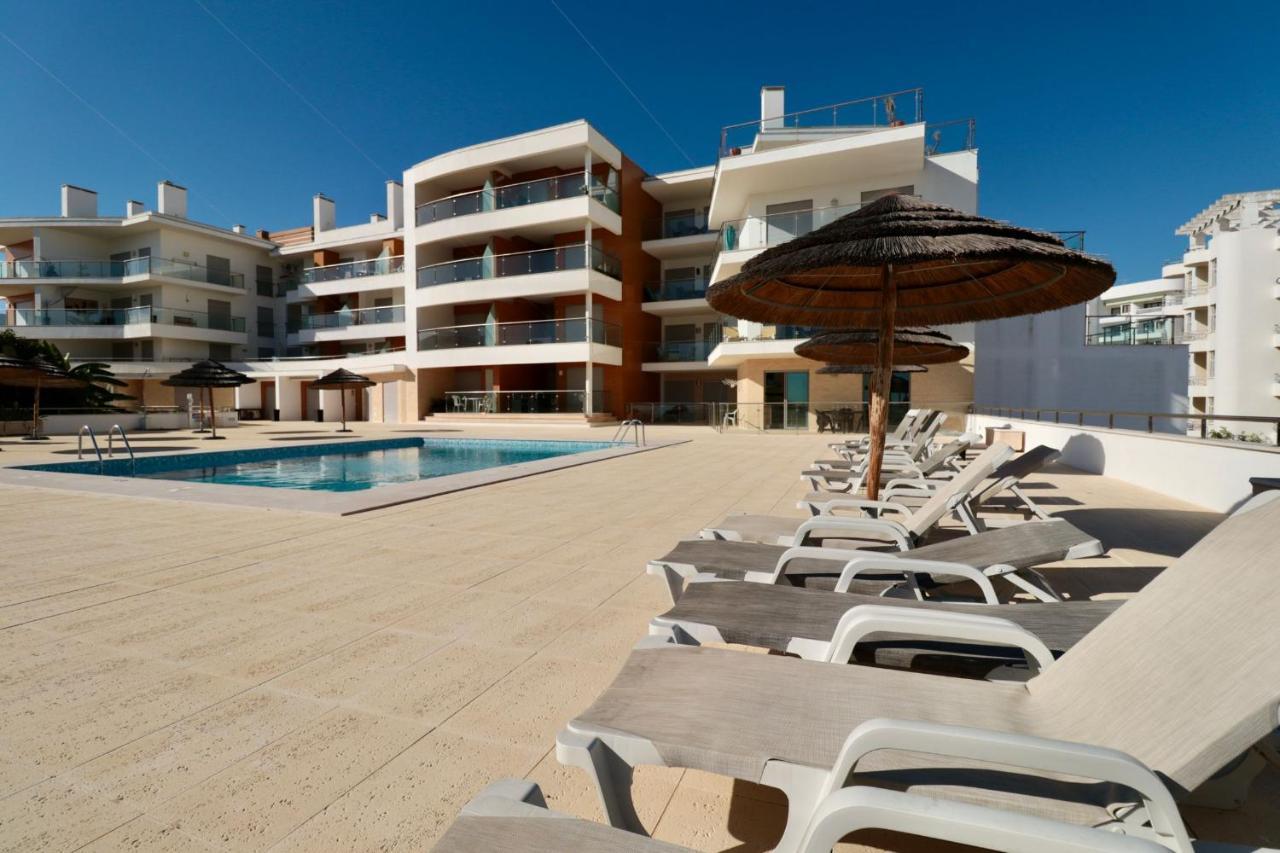 Apartamento Olhos De água 1br With Pool, Ac&free Parking *