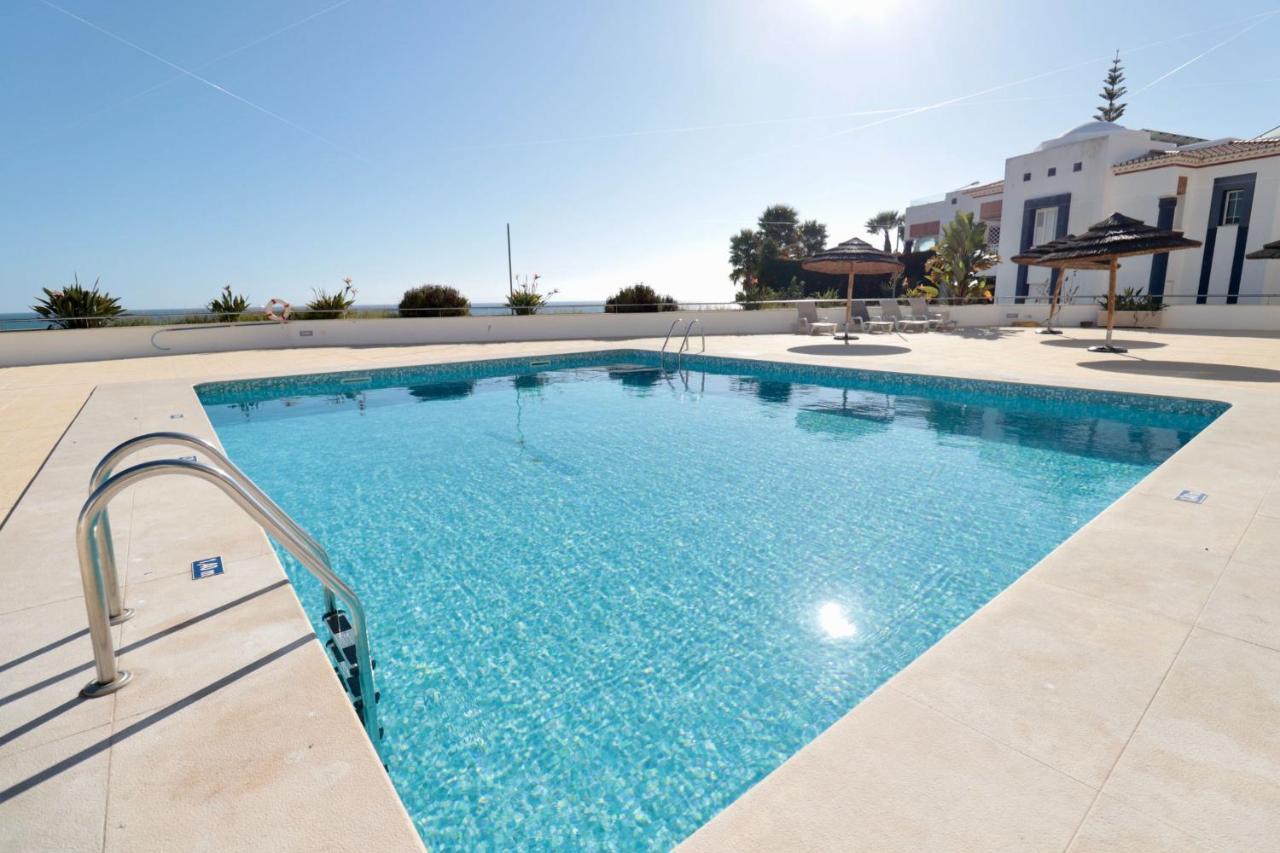 Olhos De Agua 1br With Pool, Ac And Free Parking Apartment *