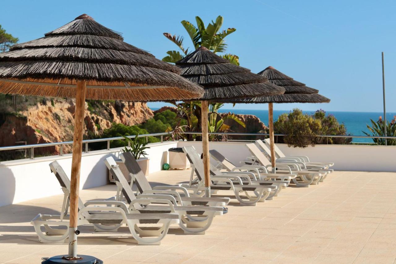 Olhos De Agua 1br With Pool, Ac And Free Parking Appartement
