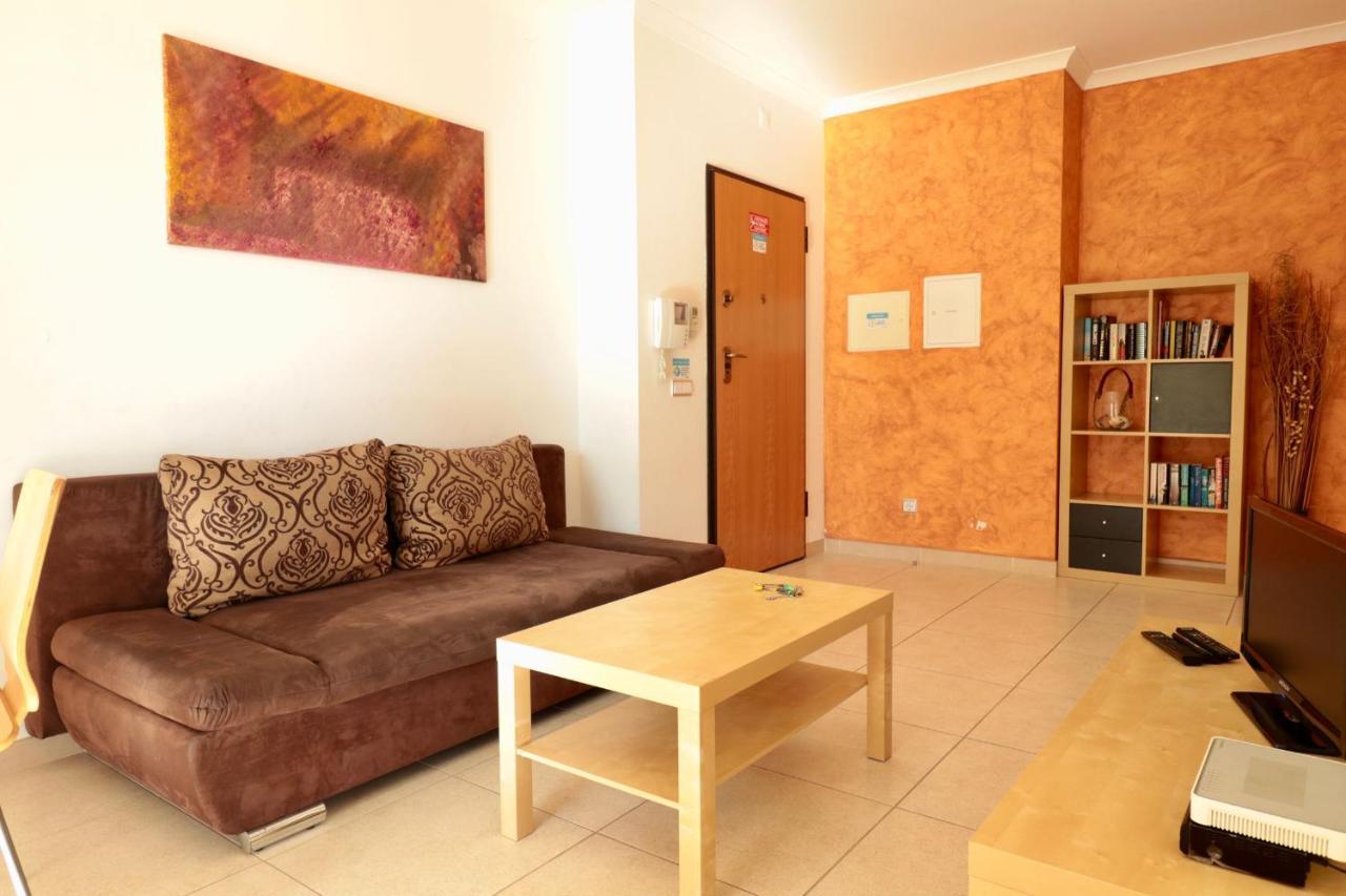 Olhos De água 1br With Pool, Ac&free Parking *
